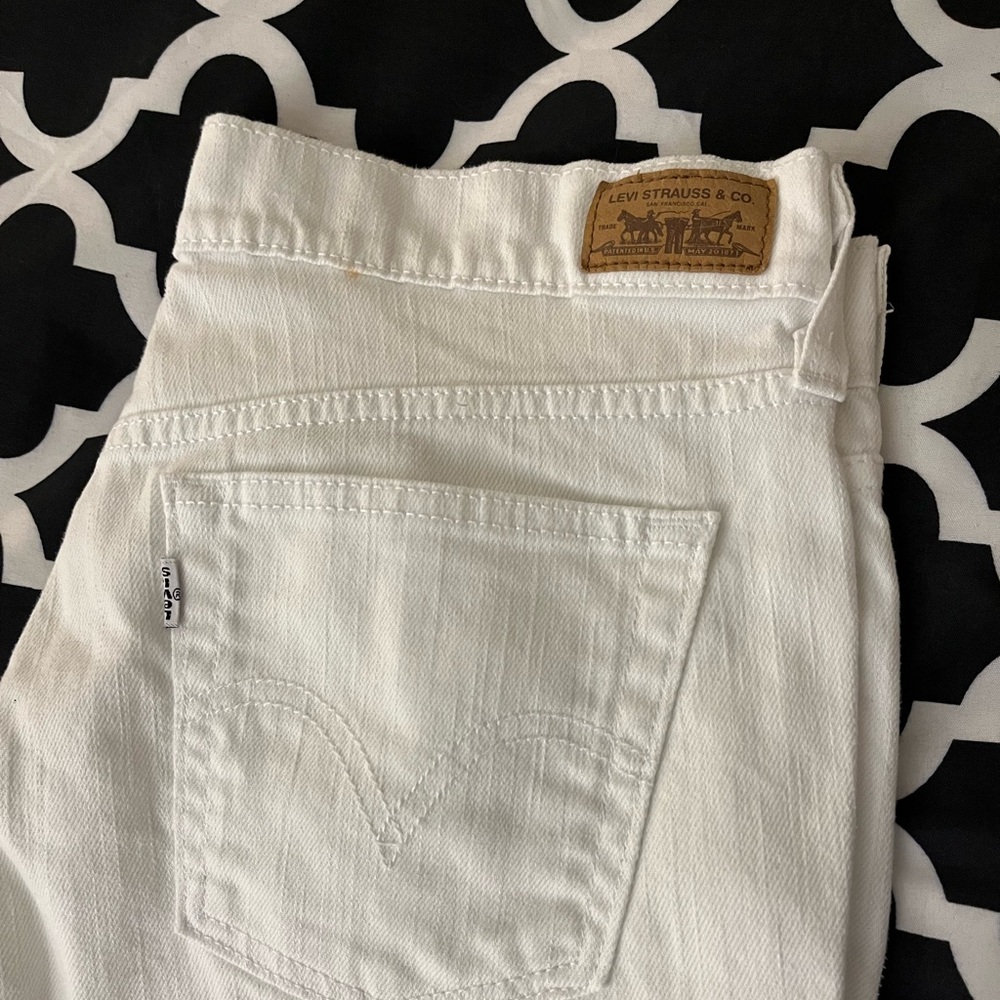 Levis women boot cut size 6